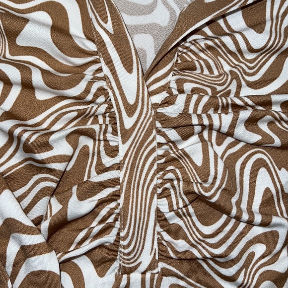 Long Sleeve Swirled Bodysuit - Picture 3 of 7